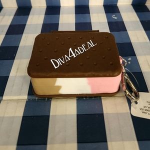Bath & Body Works ICE CREAM SANDWICH Pocketbac Holder